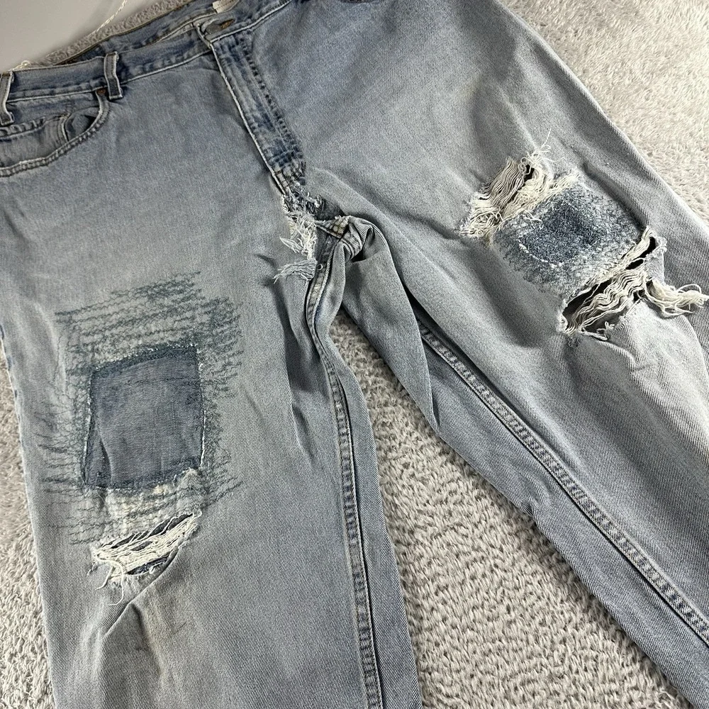 Vintage 90s Levi's‎ 560 Jeans Mens 40x32 Light Wash Loose Fit Heavily Distressed